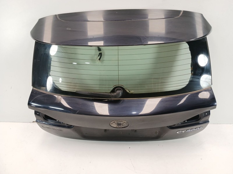 Recambio de porton trasero para lexus ct 200h referencia OEM IAM 6700576030  