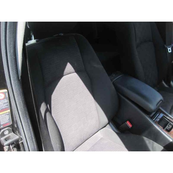 mercedes-benz clase c (w203) berlina del año 2000