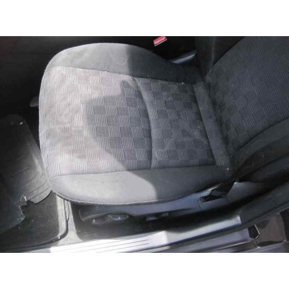 mercedes-benz clase c (w203) berlina del año 2000