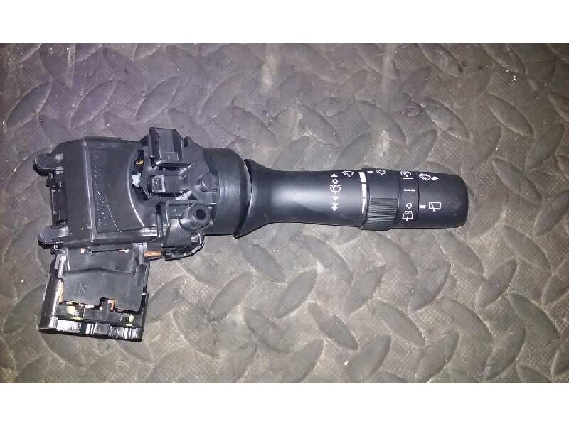 Recambio de mando limpia para toyota auris luna referencia OEM IAM   