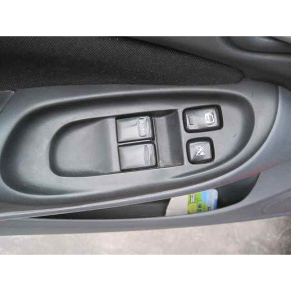 nissan almera (n16/e) del año 2004