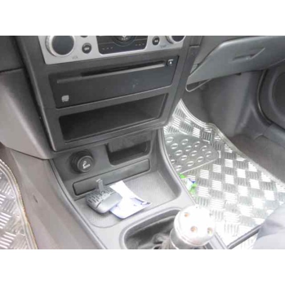 nissan almera (n16/e) del año 2004