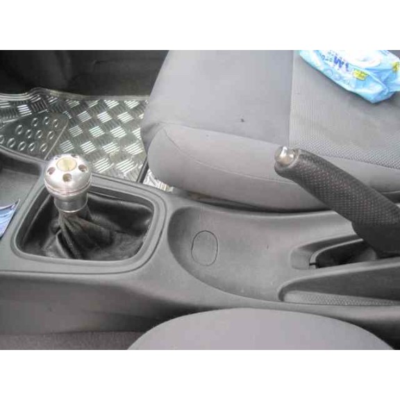 nissan almera (n16/e) del año 2004