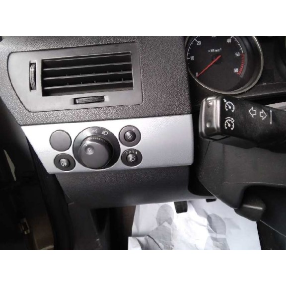 opel astra gtc del año 2005