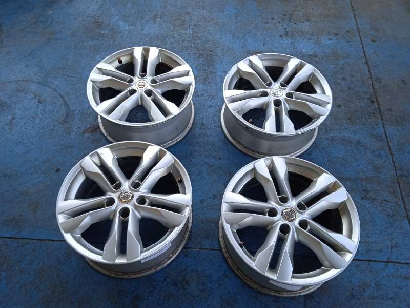 Recambio de juego llantas para nissan x-trail (t31) le referencia OEM IAM 7JX17 ET40 X4 17