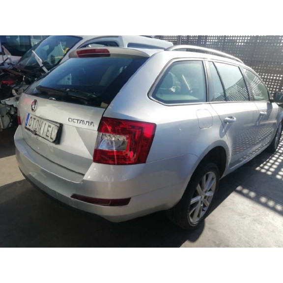 skoda octavia combi (5e5) del año 2014