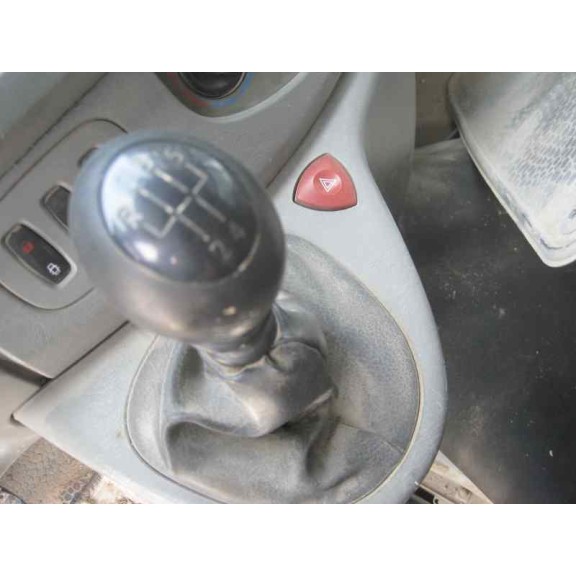 opel vivaro del año 2004