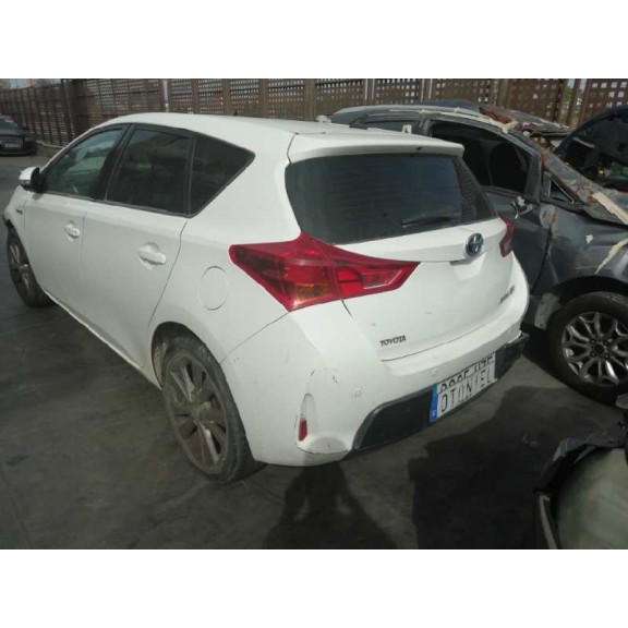 toyota auris del año 2014