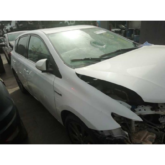 toyota auris del año 2014