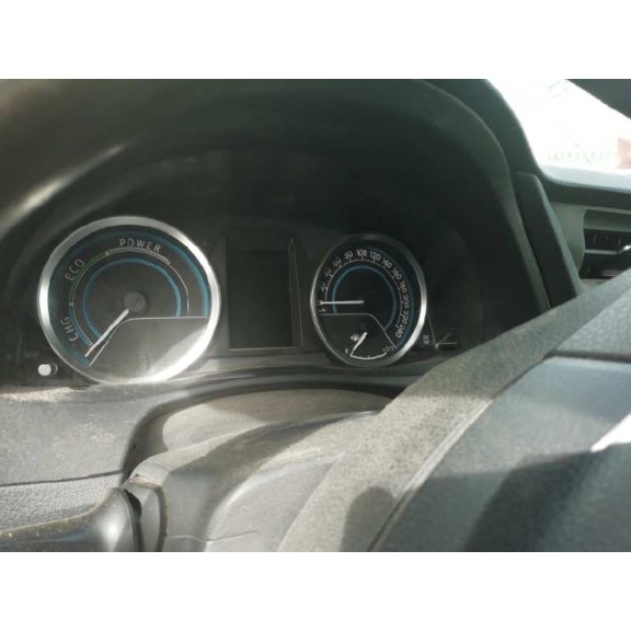 toyota auris del año 2014