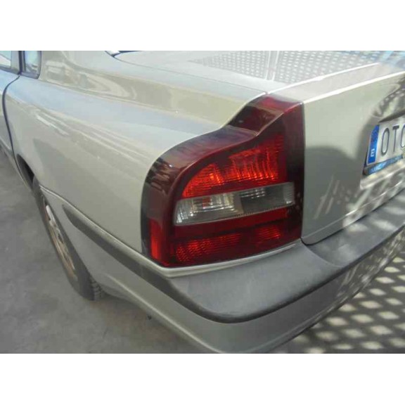 volvo s80 berlina del año 2000