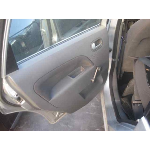 ford fiesta (cbk) del año 2003