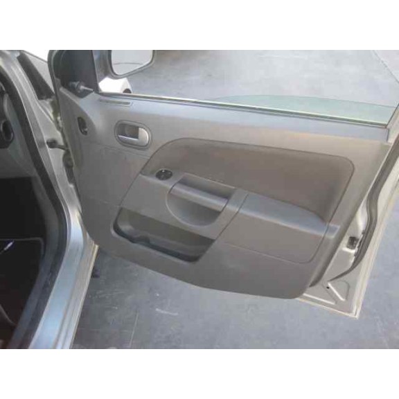 ford fiesta (cbk) del año 2003