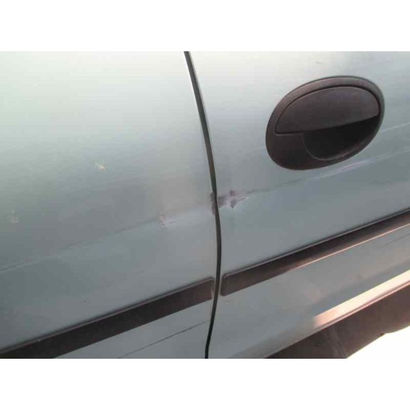 opel corsa c del año 2001