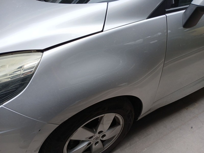 Recambio de aleta delantera izquierda para renault scénic iii (jz0/1_) 1.5 dci referencia OEM IAM 631017581R  