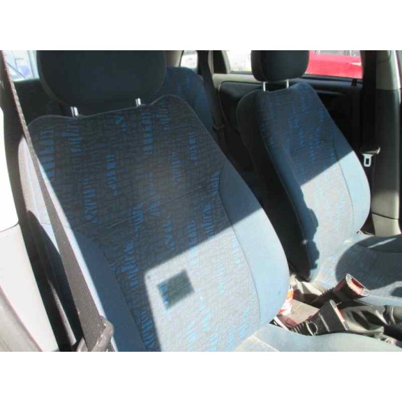 opel corsa c del año 2001