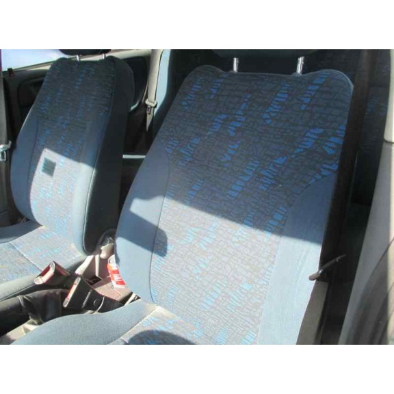 opel corsa c del año 2001