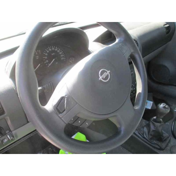 opel corsa c del año 2001