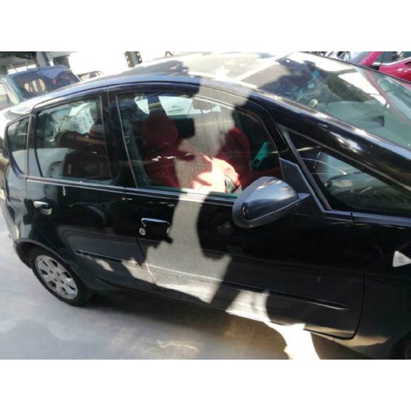 mitsubishi colt berlina 5 (z30a) del año 2006