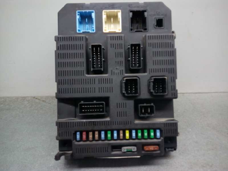 Recambio de centralita bsi para citroën c3 1.1 furio referencia OEM IAM 9659285680 SOPORTES ROTOS 