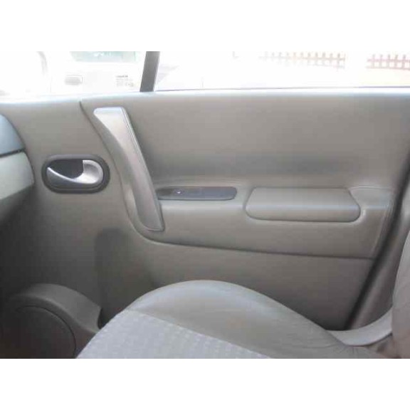 renault scenic ii del año 1950