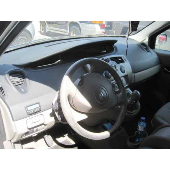 renault scenic ii del año 1950