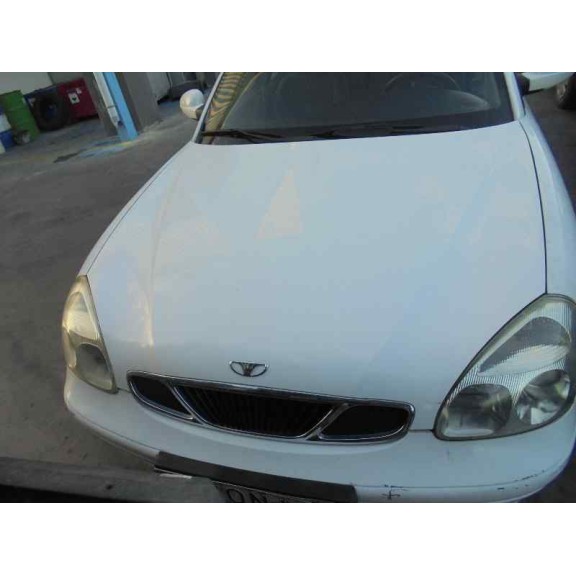 daewoo nubira berlina del año 2001