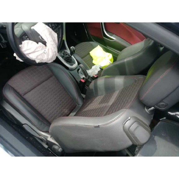 opel astra j gtc del año 2012