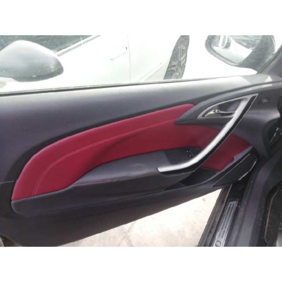 opel astra j gtc del año 2012