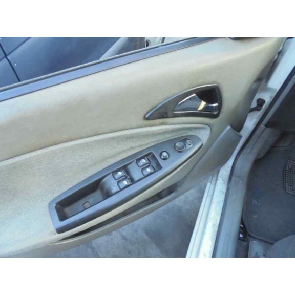 daewoo nubira berlina del año 2001