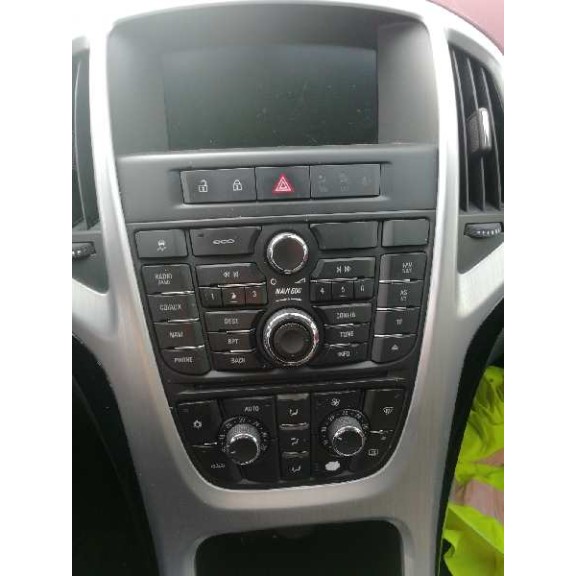 opel astra j gtc del año 2012