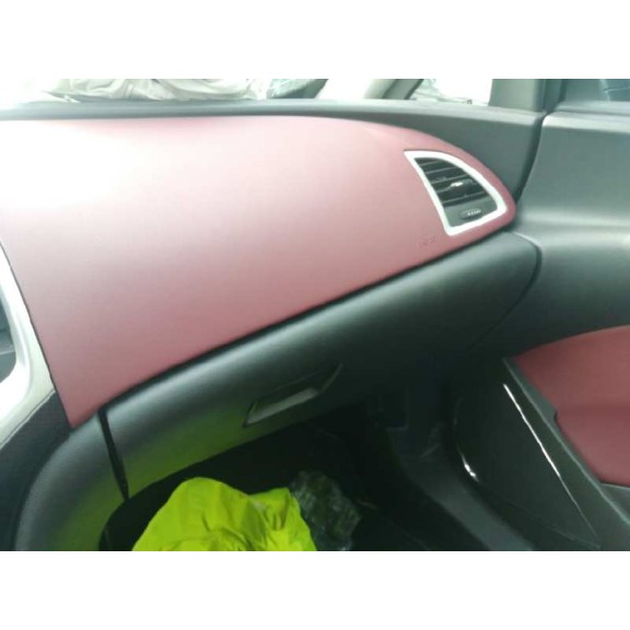 opel astra j gtc del año 2012