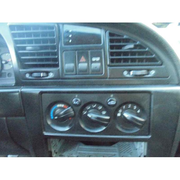 daewoo nubira berlina del año 2001