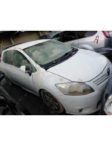 toyota auris del año 2012