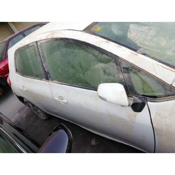 toyota auris del año 2012