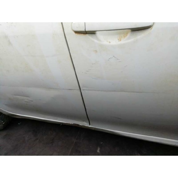 toyota auris del año 2012