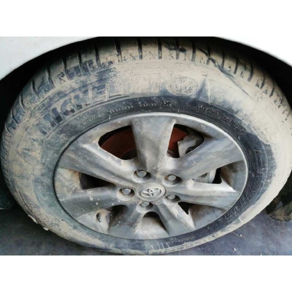 toyota auris del año 2012