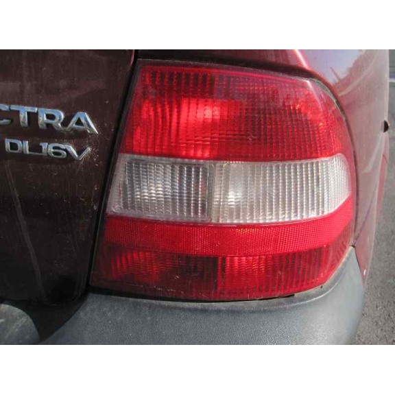 opel vectra b berlina del año 1997