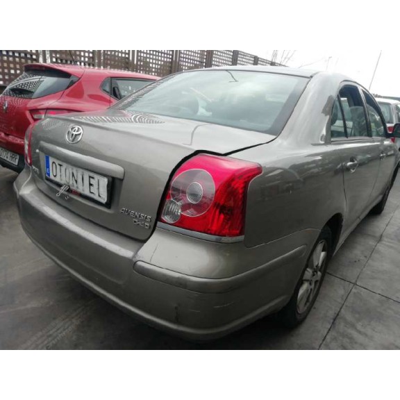 toyota avensis berlina (t25) del año 2007