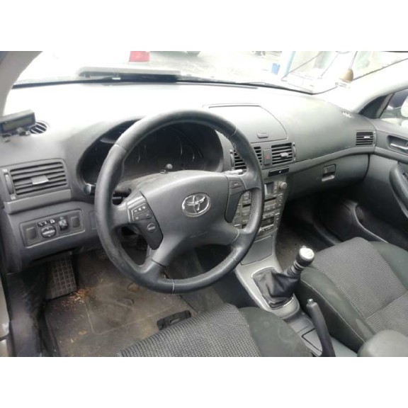 toyota avensis berlina (t25) del año 2007