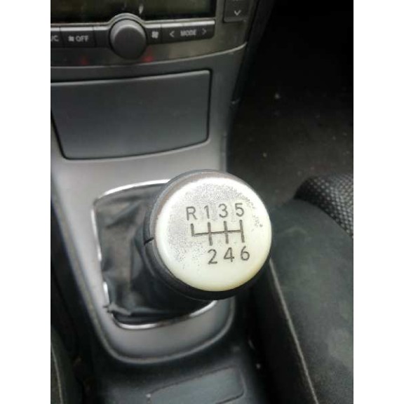 toyota avensis berlina (t25) del año 2007