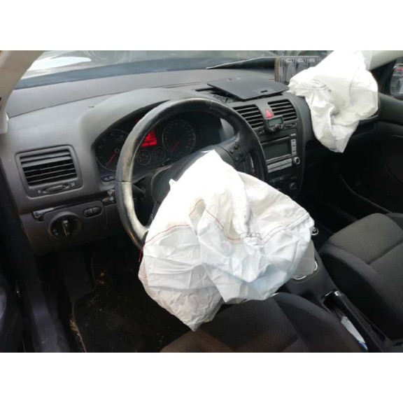 volkswagen golf v berlina (1k1) del año 2008