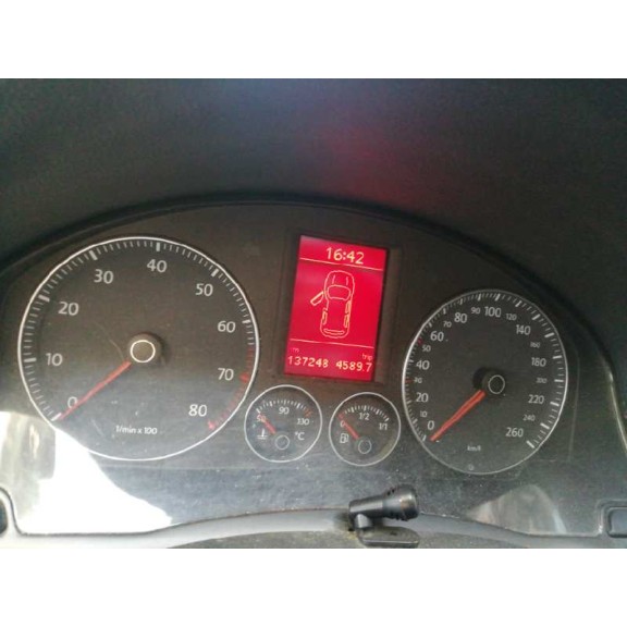 volkswagen golf v berlina (1k1) del año 2008