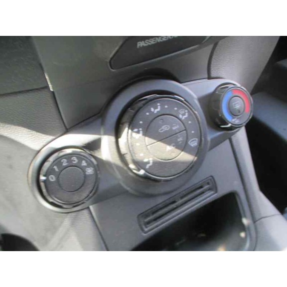 ford fiesta (ccn) del año 2013