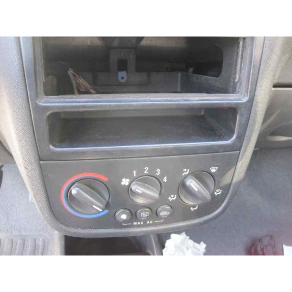 opel corsa c del año 2003