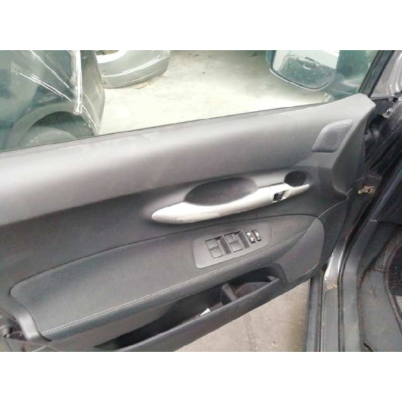 toyota auris del año 2009