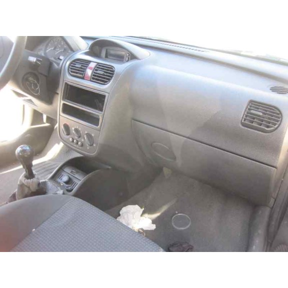 opel corsa c del año 2003