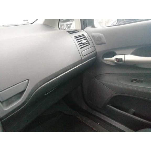 toyota auris del año 2009