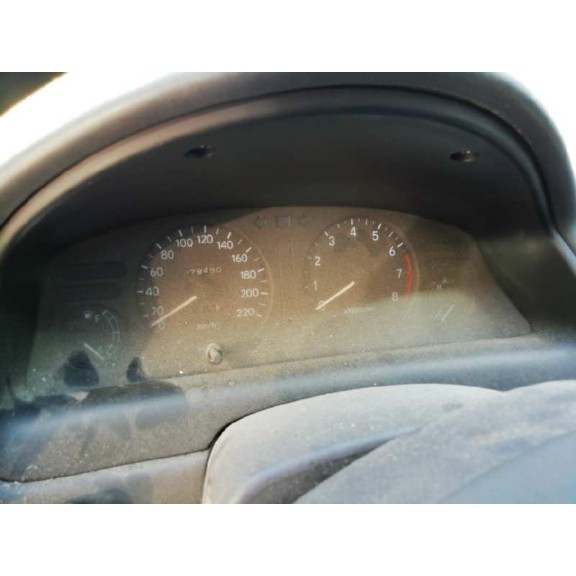 toyota corolla familiar (e11) del año 2000