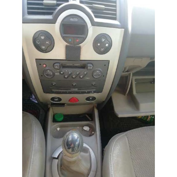 renault megane ii classic berlina del año 2003